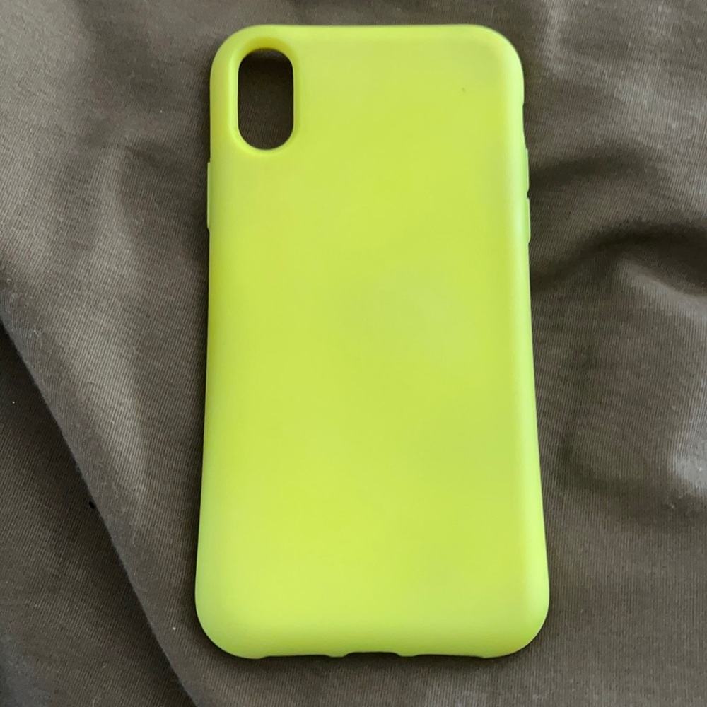 Rarely used bright yellow iPhone XR case